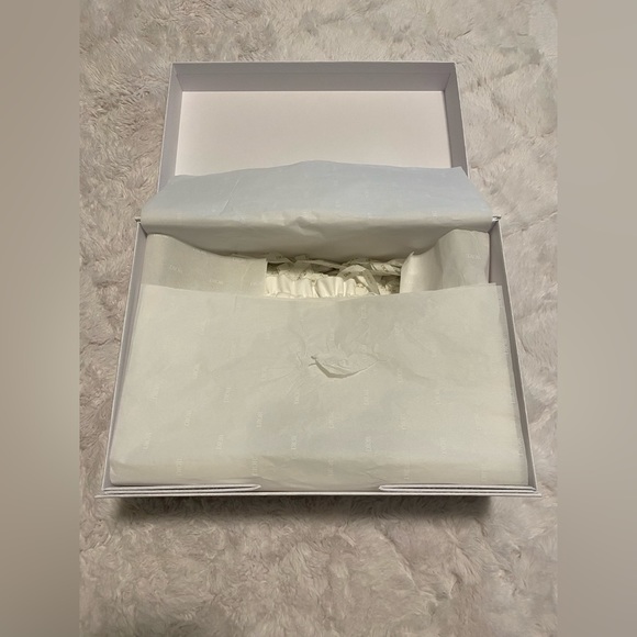 SALE❗️New Authentic Dior Box, Ribbon , Card & Perfume with Pouch❗️ - Picture 14 of 15
